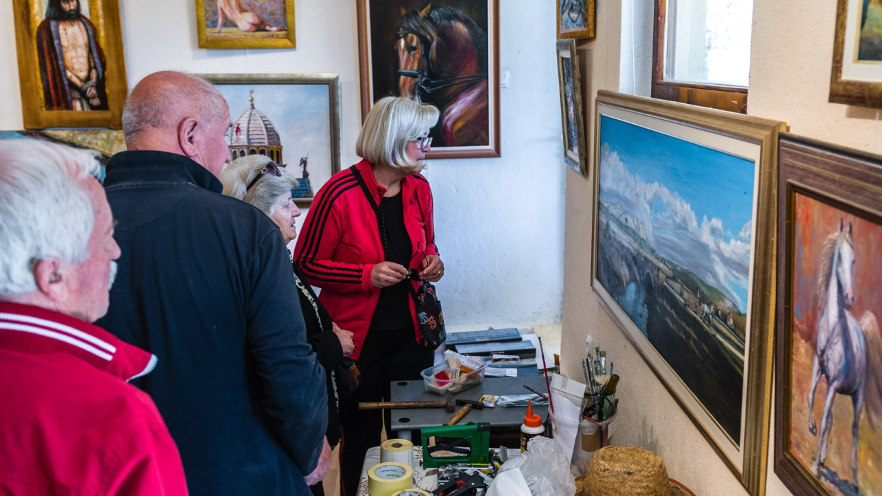 Likovna kolonija Danilo'25: Likovne radionice, izložba, pjesničke večeri i druženje uz glazbu