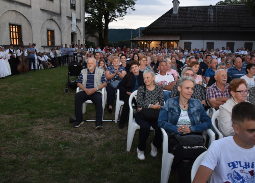 Fotografija 3 - Članovi Kulturno-umjetničke udruge 'Zvona Zagore' u Ogulinu prikazali baštinu Mirlovića