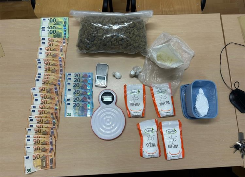 Šibenska policija u kući 29-godišnjaka pronašla kokain, speed i marihuanu, vage i veću količinu novaca