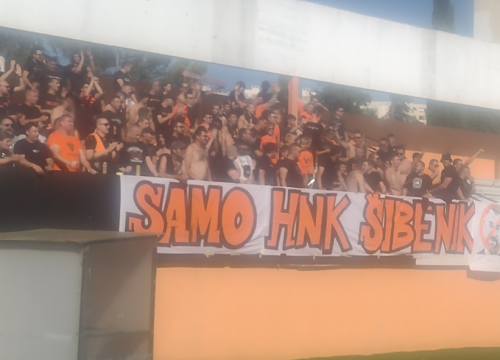 Fotografija 3 - FOTO Funcuti podržali svoje ljubimce u narančastom na startu priprema: Klupski grb uskoro opet plavi