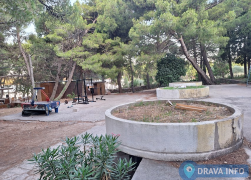 Fotografija 2 - Evo kako danas izgleda nekad popularno Podravkino ljetovalište u Pirovcu