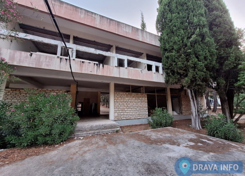 Fotografija 3 - Evo kako danas izgleda nekad popularno Podravkino ljetovalište u Pirovcu