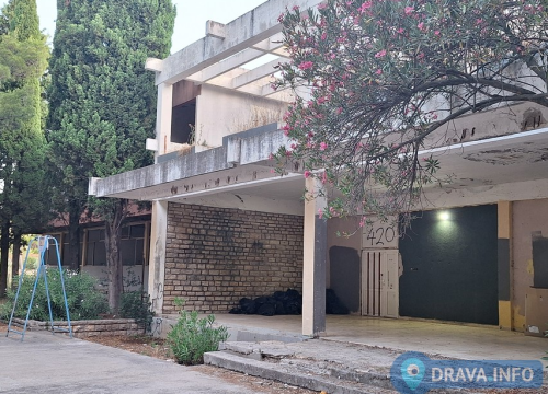 Fotografija 4 - Evo kako danas izgleda nekad popularno Podravkino ljetovalište u Pirovcu