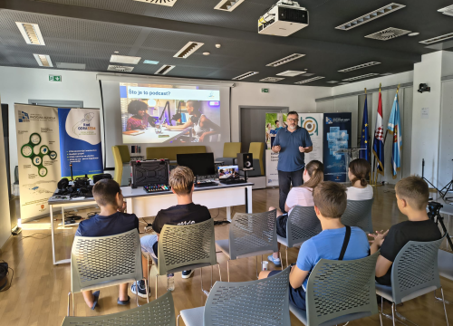 Fotografija 11 - FOTO: Mladi otkrili svijet podcasta u sklopu radionice ‘Sastavi svoj studio – snimi svoj podcast’