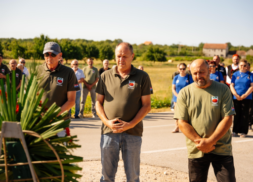 Fotografija 9 - Svečano obilježen Spomendan na poginule branitelje i 142. obljetnica Općine Promina