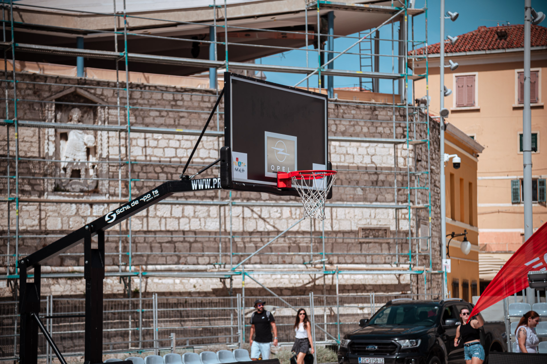 Poljana se pretvorila u košarkaško igralište: Večeras nas očekuje zadnji kvalifikacijski turnir