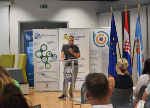 Fotografija 5 - Održana završna konferencija projekta 'Izrada socijalnog plana Šibensko-kninske županije'