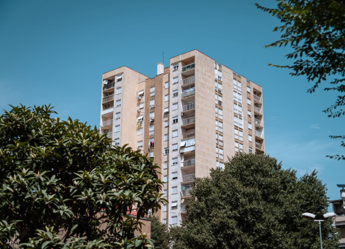 Fotografija 6 - Baldekin 2 i 3: Simbol šibenskog duha, spoj sporta, obrazovanja i sjećanja