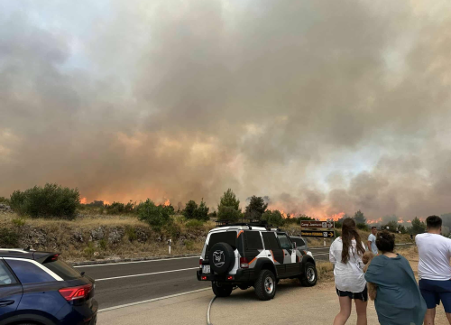 Fotografija 2 - Izbio požar u Jasenovu: Više vatrogasnih postaja izašlo na teren