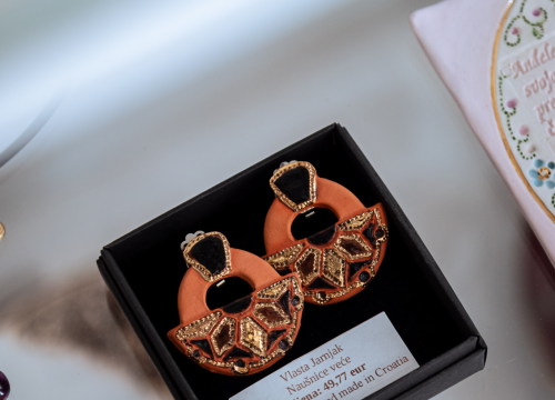 Fotografija 8 - Uronite u svijet mode i umjetnosti u Galeriji Juraj Dalmatinac