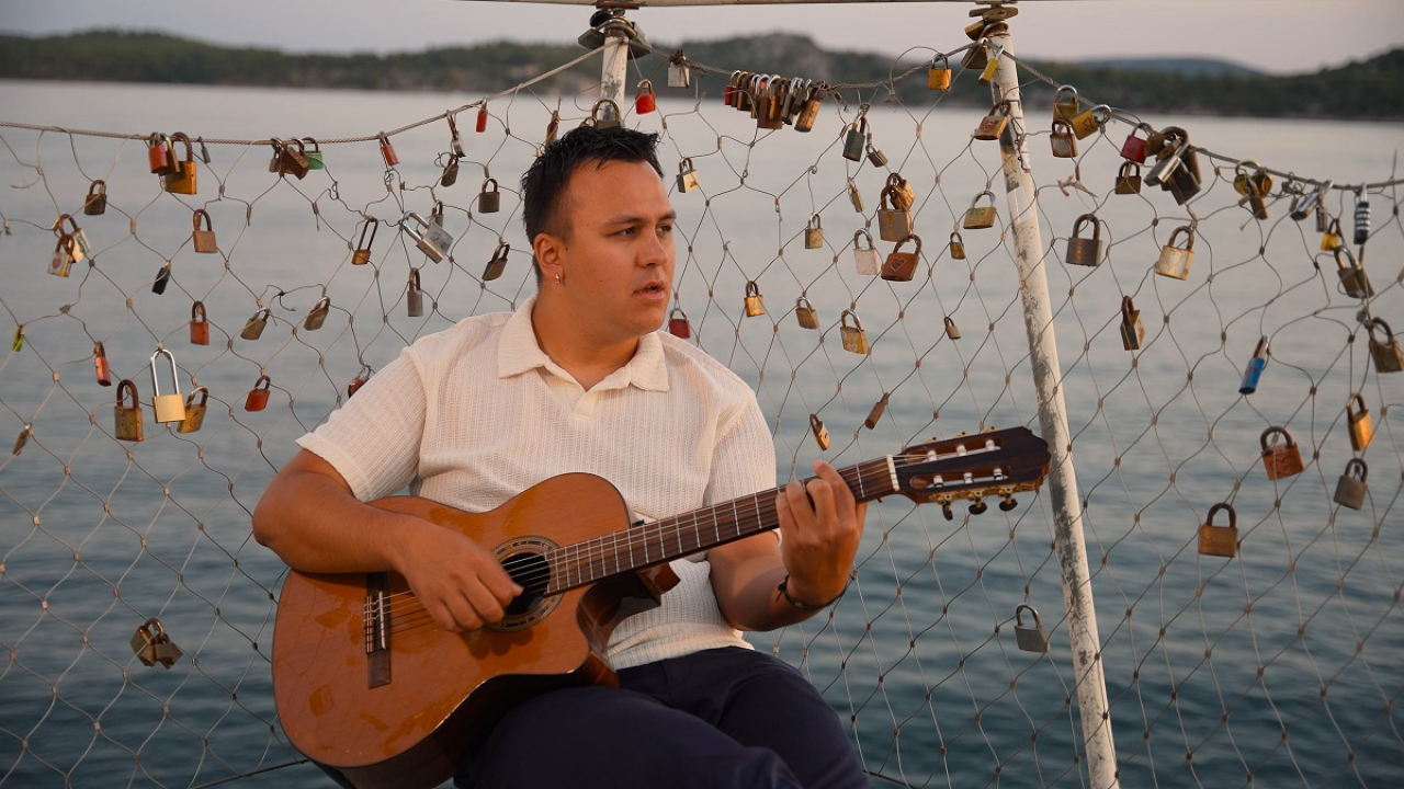 Šimun Ševerdija predstavlja spot pobjedničke pjesme Splitskog festivala 'Friž po friž'