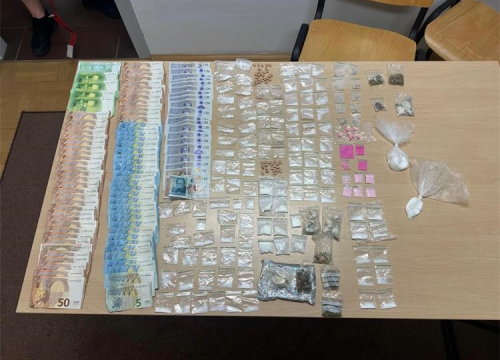 Policija opet spriječila preprodaju: Britancu (37) u Tisnom oduzeta poprilična količina droge i novca