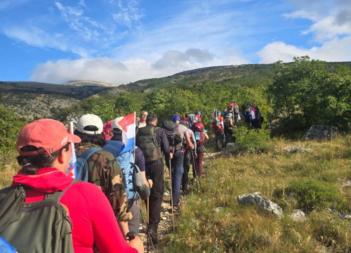 Fotografija 6 - Mihovilci u pohodu 'Put Oluje' stigli na Kninsku tvrđavu