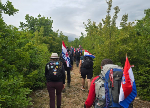 Fotografija 3 - Mihovilci u pohodu 'Put Oluje' stigli na Kninsku tvrđavu