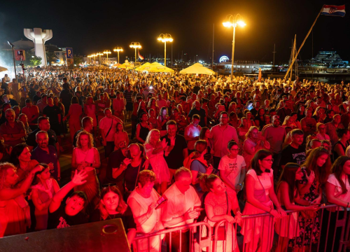 Fotografija 23 - Spektakularna vodička fešta oduševila tisuće posjetitelja