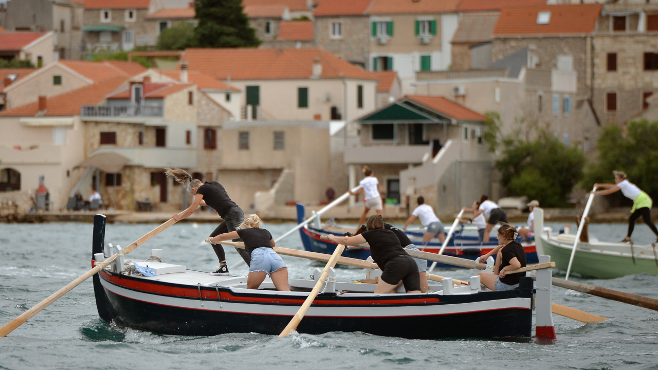 Održana ženska veslačka regata u Betini: Pogledajte koje su ekipe bile najbolje