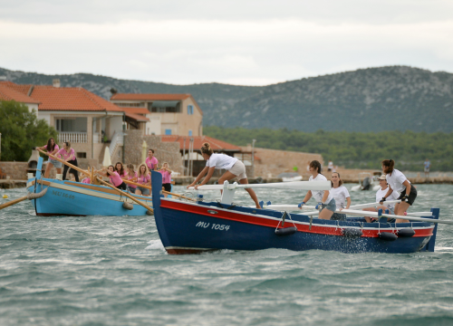 Fotografija 51 - Održana ženska veslačka regata u Betini: Pogledajte koje su ekipe bile najbolje