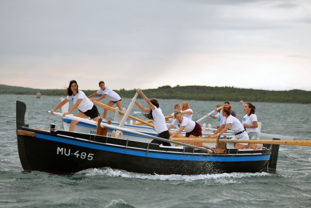 Održana ženska veslačka regata u Betini: Pogledajte koje su ekipe bile najbolje