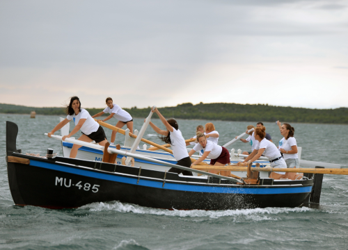 Fotografija 57 - Održana ženska veslačka regata u Betini: Pogledajte koje su ekipe bile najbolje