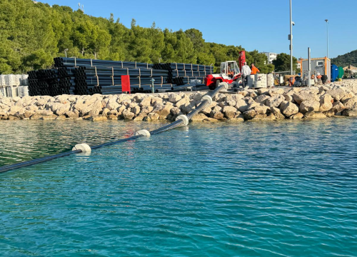 Fotografija 13 - Voda stiže na Žirje, Kaprije i Obonjan: Najduži podmorski cjevovod položen 70 metara pod morem