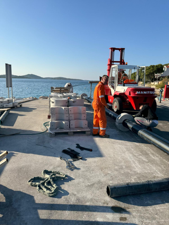 Voda stiže na Žirje, Kaprije i Obonjan: Najduži podmorski cjevovod položen 70 metara pod morem