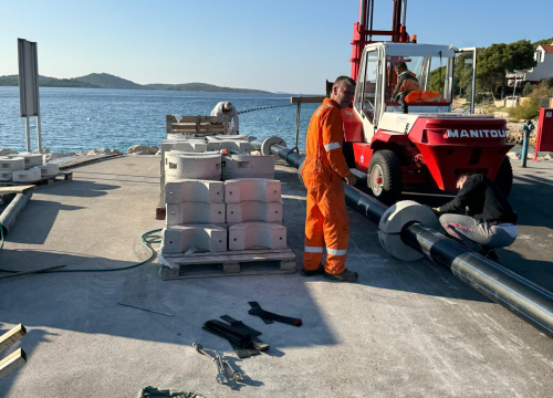 Fotografija 15 - Voda stiže na Žirje, Kaprije i Obonjan: Najduži podmorski cjevovod položen 70 metara pod morem