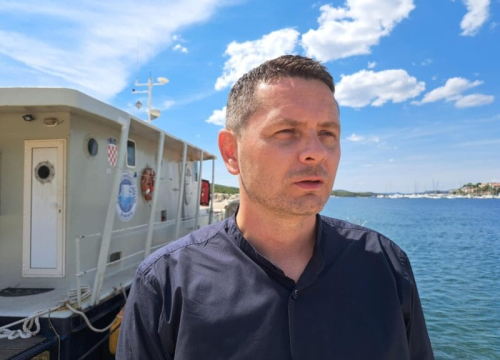 Fotografija 1 - Voda stiže na Žirje, Kaprije i Obonjan: Najduži podmorski cjevovod položen 70 metara pod morem