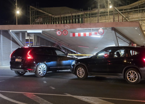 Fotografija 7 - Kaos na Poljani: Ulaz u garažu svakodnevno blokira promet u središtu Šibenika