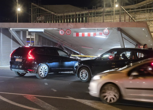 Fotografija 6 - Kaos na Poljani: Ulaz u garažu svakodnevno blokira promet u središtu Šibenika