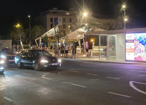 Fotografija 9 - Kaos na Poljani: Ulaz u garažu svakodnevno blokira promet u središtu Šibenika