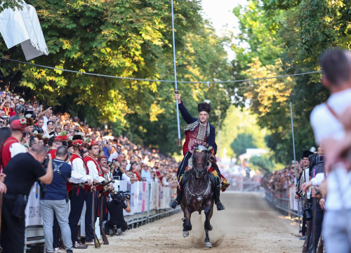 Održana 310. Sinjska alka. Ovogodišnji slavodobitnik je Frano Talaja
