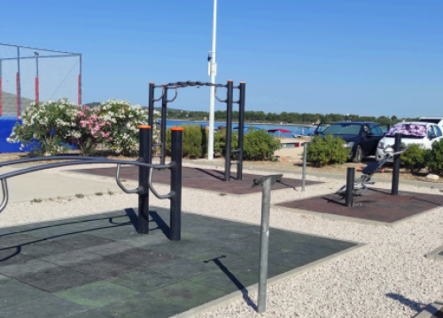 Fotografija 11 - FOTO Fekalije po zidu, zaštopani zahodi, tamponi u okvirima, razbacano smeće – s tim se na Rezalištu svakodnevno bore djelatnici Zelenog grada