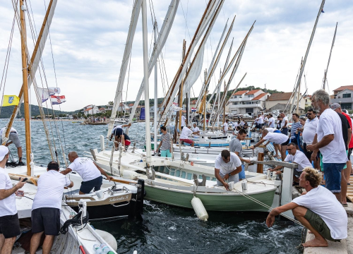 Fotografija 4 - Ilka prva u cilj u Betini: Gajeta Vice Jušića slavila na 23. Regati za dušu i tilo