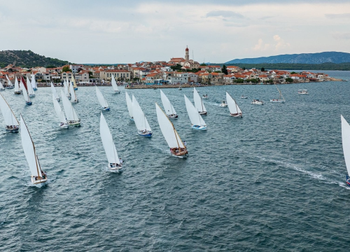 Fotografija 2 - Ilka prva u cilj u Betini: Gajeta Vice Jušića slavila na 23. Regati za dušu i tilo