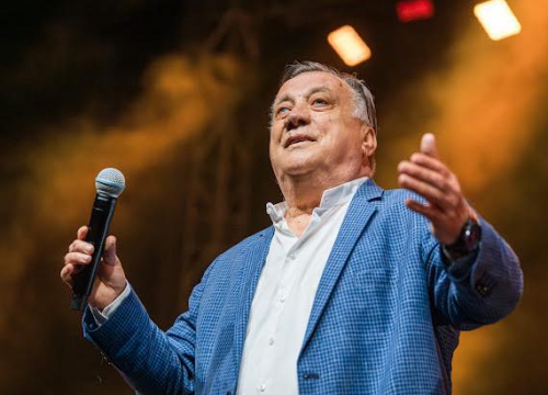 Halid Bešlić hitno hospitaliziran u bolnici nakon otkazivanja nastupa