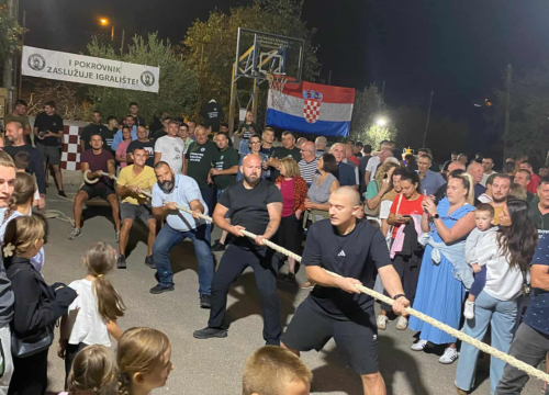 Fotografija 10 - Od mure do povlaćenja konopa: Održan Susret Pokrovničana uz sportski duh i odličnu zabavu