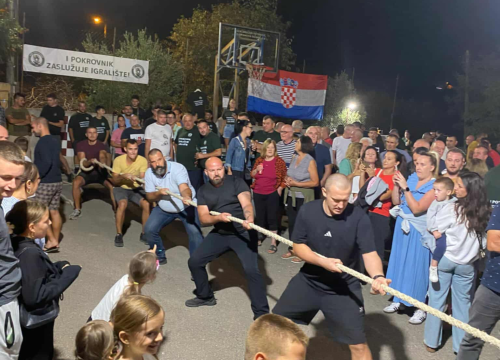 Fotografija 11 - Od mure do povlaćenja konopa: Održan Susret Pokrovničana uz sportski duh i odličnu zabavu