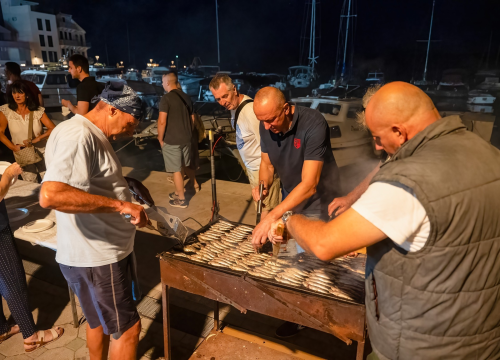 Fotografija 1 - Neno Belan nastupio u Pirovcu