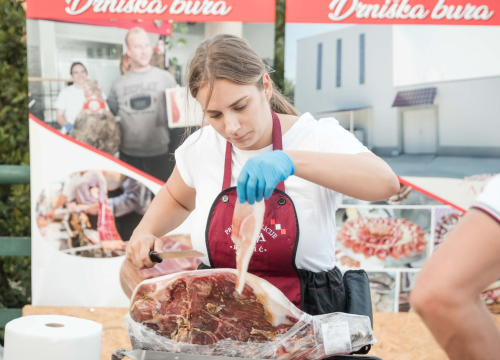Fotografija 6 - Susret drniških i istarskih proizvođača na Međunarodnom festivalu pršuta