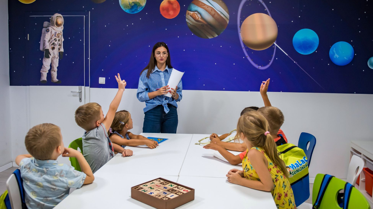 Želite da vaše dijete bude na vrijeme spremno za školu? Udarite temelje sretnog školovanja uz program Malac Sveznalac