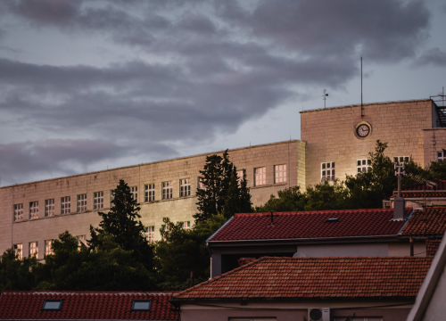 Šibenska gimnazija nagrađena zahvalnicom zagrebačkog FER-a: 'Dobre ljude stvaramo u školama i na fakultetima'