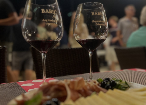 Fotografija 1 - U Rogoznici održan Babić fest posvećen 'kralju naših vinograda'