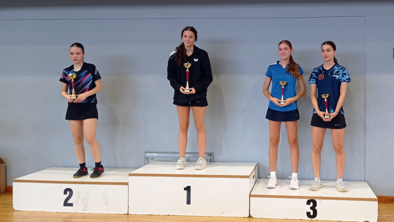 Šibenske stolnotenisačice u Dugom Selu do dva druga i jednog trećeg mjesta
