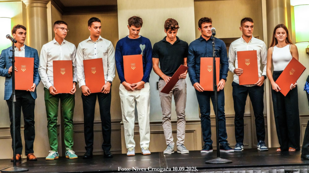 Šibenski veslački talenti okrunjeni prestižnom nagradom 'Dražen Petrović'