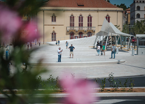 Petak sunčan i suh. Temperature do 28 °C
