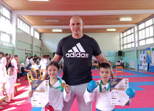 Članovi Karate kluba Šibenik 1066 uzeli 15 medalja na međunarodnom turniru u Sarajevu