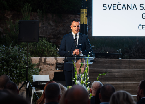 Fotografija 40 - FOTO Franka Baranović Nagradu Grada Šibenika posvetila majci: 'Šibenik je utkan u moje gene i ovo je za mene posebna čast'