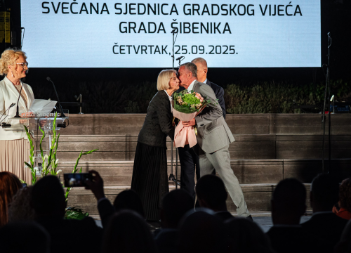 Fotografija 43 - FOTO Franka Baranović Nagradu Grada Šibenika posvetila majci: 'Šibenik je utkan u moje gene i ovo je za mene posebna čast'