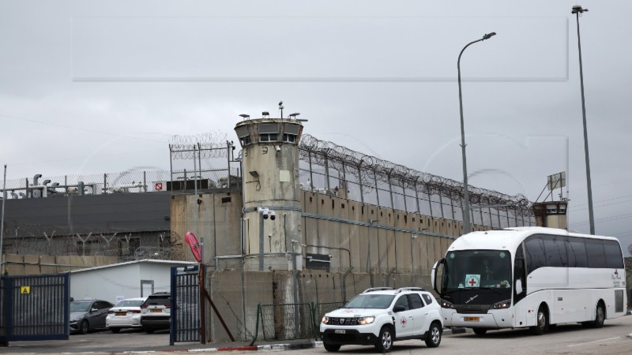 Sedam izraelskih talaca oslobođeno, 2000 palestinskih zatvorenika u autobusima