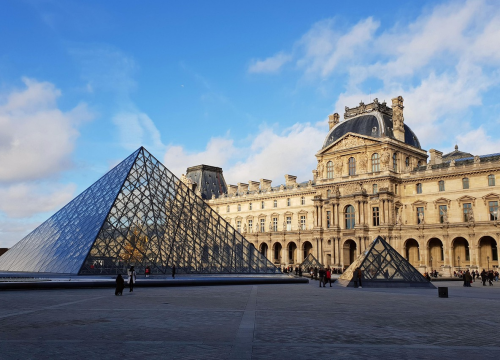 Uhićeno još pet ljudi zbog pljačke Louvrea
